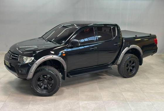 MITSUBISHI L200 TRITON 3.2 GLS 4X4 CD 16V TURBO INTERCOLER DIESEL 4P MANUAL MITSUBISHI L200 TRITON 3.2 GLS 4X4 CD 16V TURBO INTERCOLER DIESEL 4P MANUAL